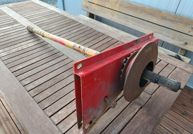Massey Ferguson 16 pääakseli puimuriin - Spare parts for Combine harvester: picture 3 Massey Ferguson 16 pääakseli puimuriin - Spare parts for Combine harvester: picture 3