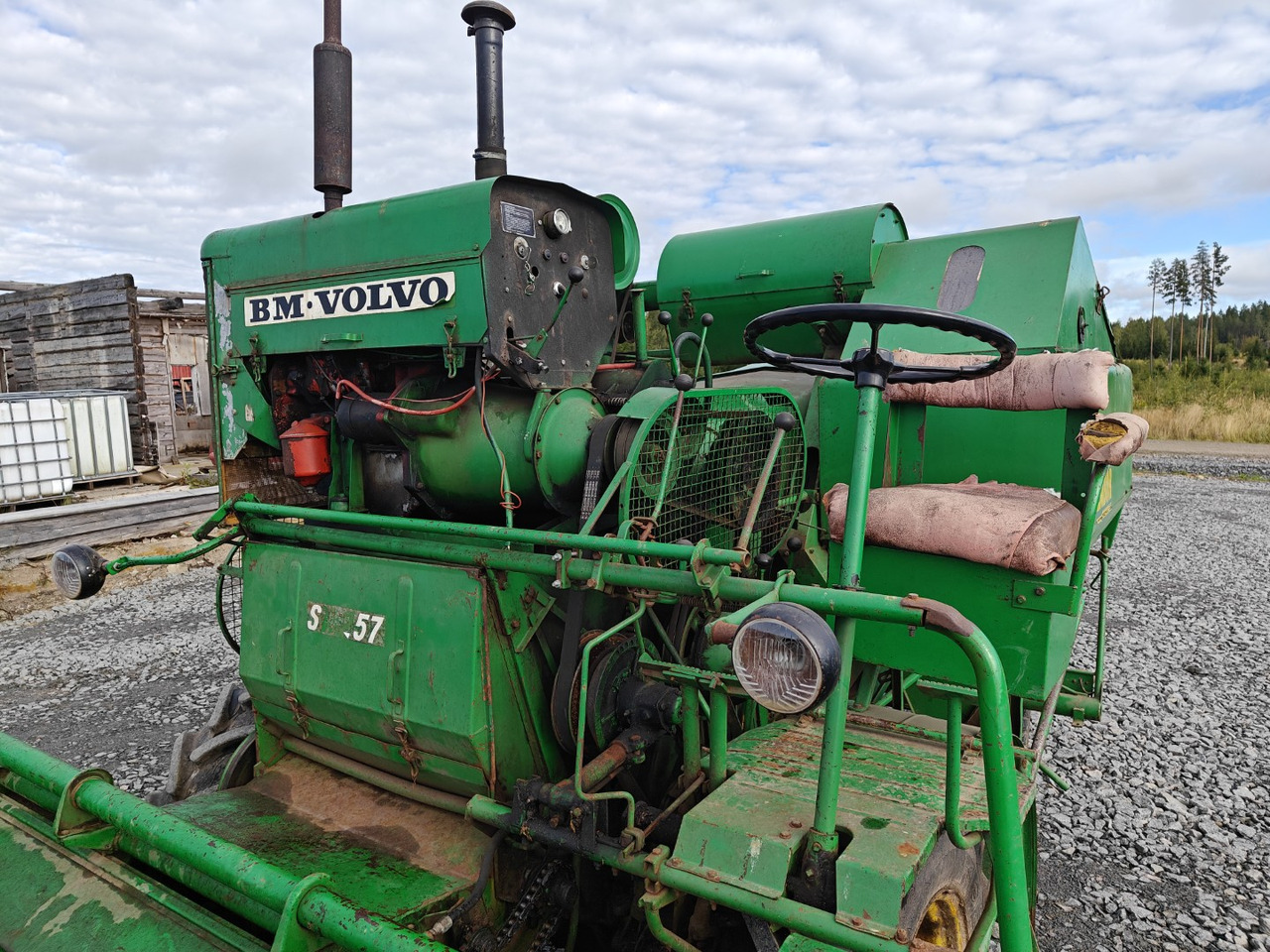 Combine harvester Volvo BM ST257 leikkuupuimuri työleveys 190cm, vaikka koeruutupuimuriksi, katso video!: picture 9