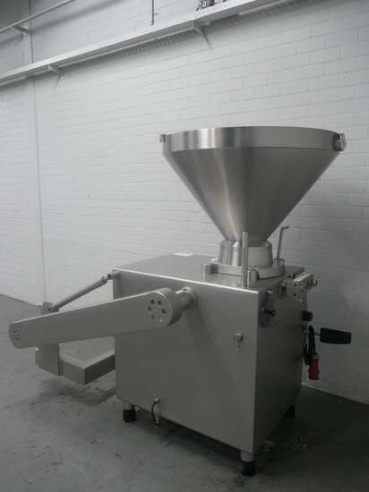 Rex vacuum filler RVF736 - Food processing equipment: picture 4 Rex vacuum filler RVF736 - Food processing equipment: picture 4