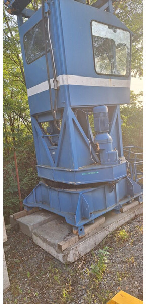 Liebherr 180EC-H 40m jib slewing part / good price - Tower crane: picture 1 Liebherr 180EC-H 40m jib slewing part / good price - Tower crane: picture 1