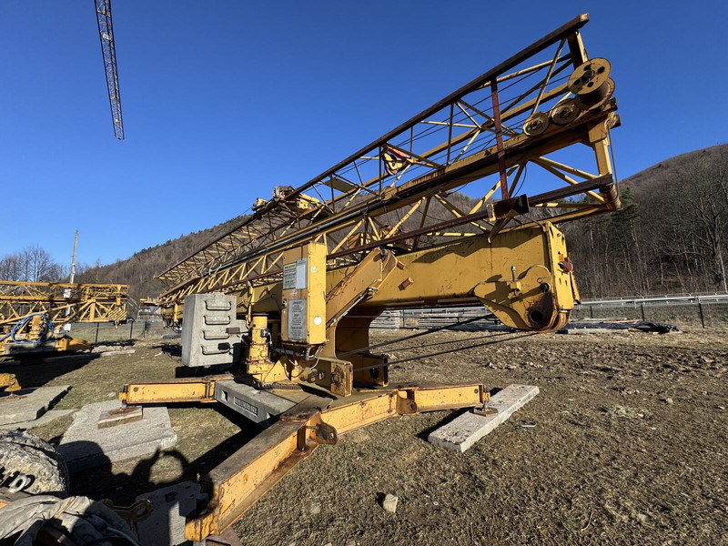 Liebherr 28K, perfect condition, radio control - Self-erecting tower crane: picture 1 Liebherr 28K, perfect condition, radio control - Self-erecting tower crane: picture 1