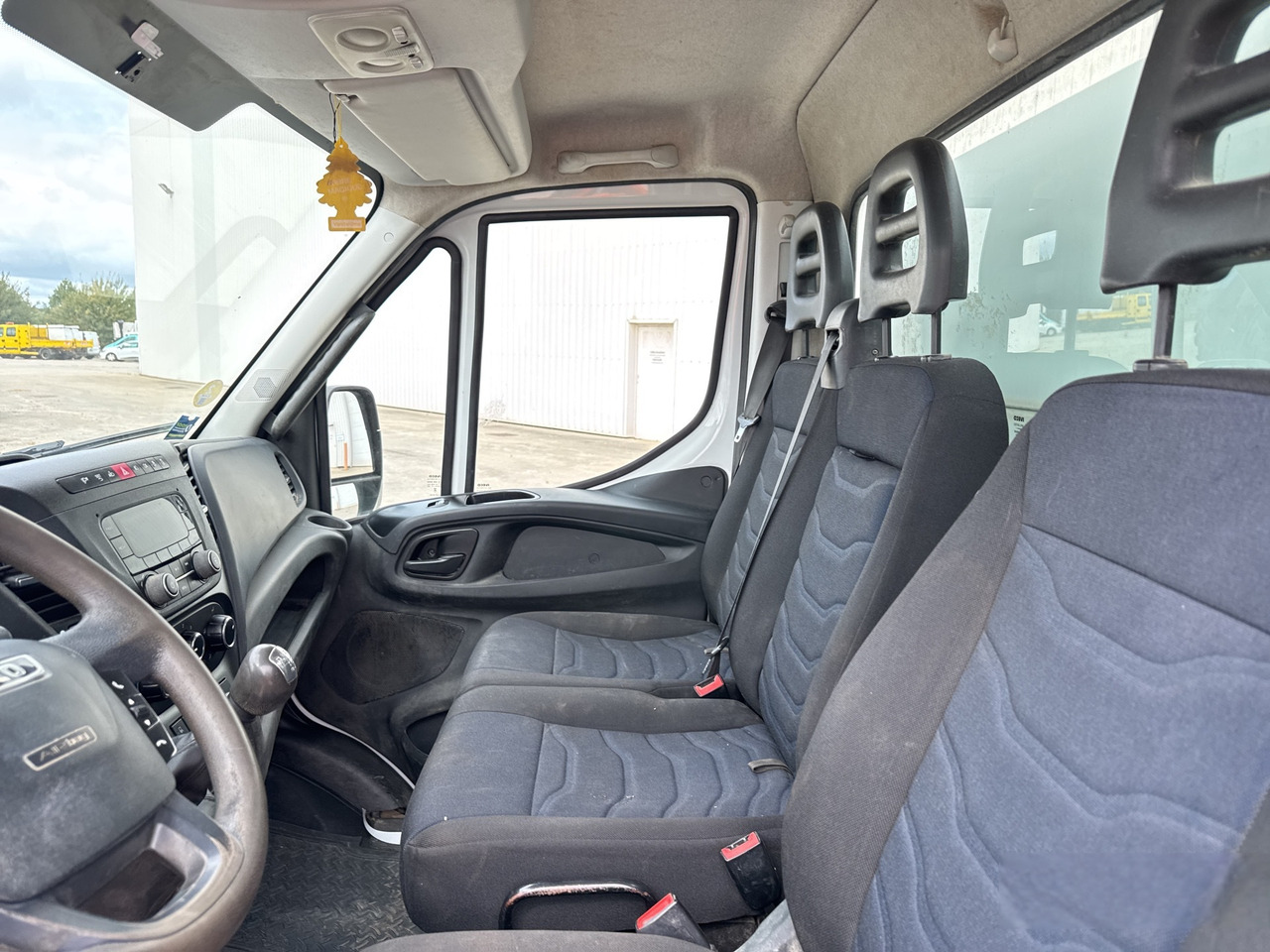Tipper IVECO DAILY 35-150: picture 11
