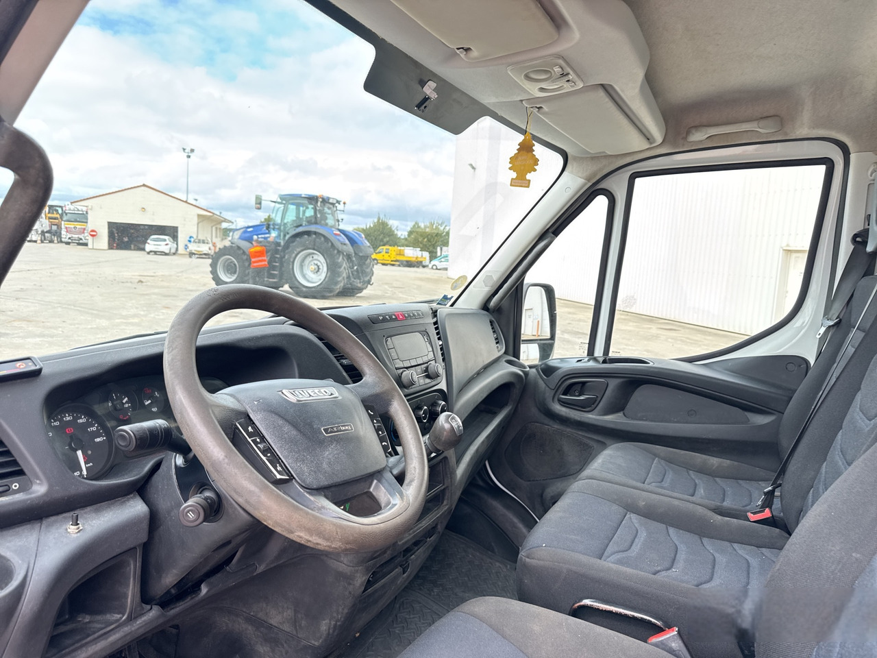Tipper IVECO DAILY 35-150: picture 10
