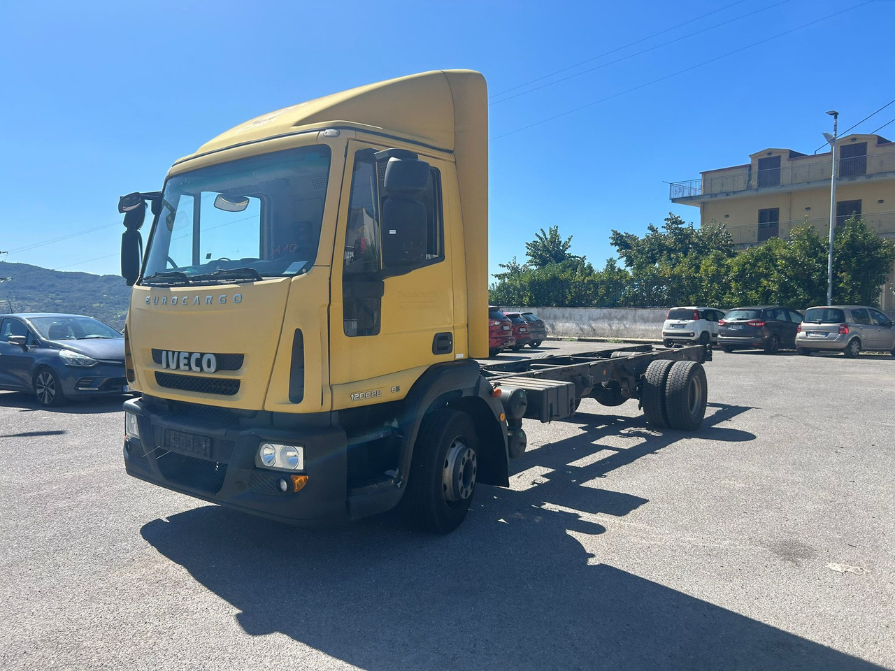 IVECO EUROCARGO 120E28P - Box truck: picture 1 IVECO EUROCARGO 120E28P - Box truck: picture 1