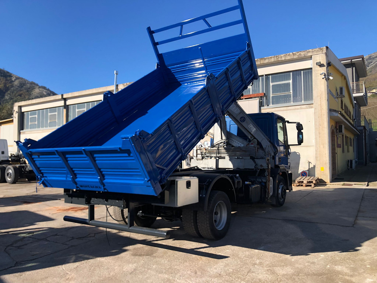 Crane truck IVECO EUROCARGO 150E25P: picture 29