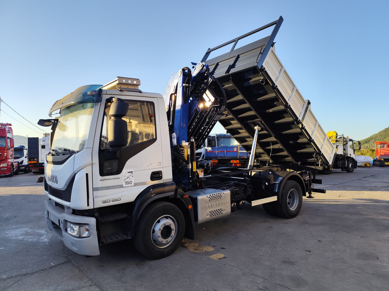 IVECO EUROCARGO 160-250 - Crane truck: picture 1 IVECO EUROCARGO 160-250 - Crane truck: picture 1