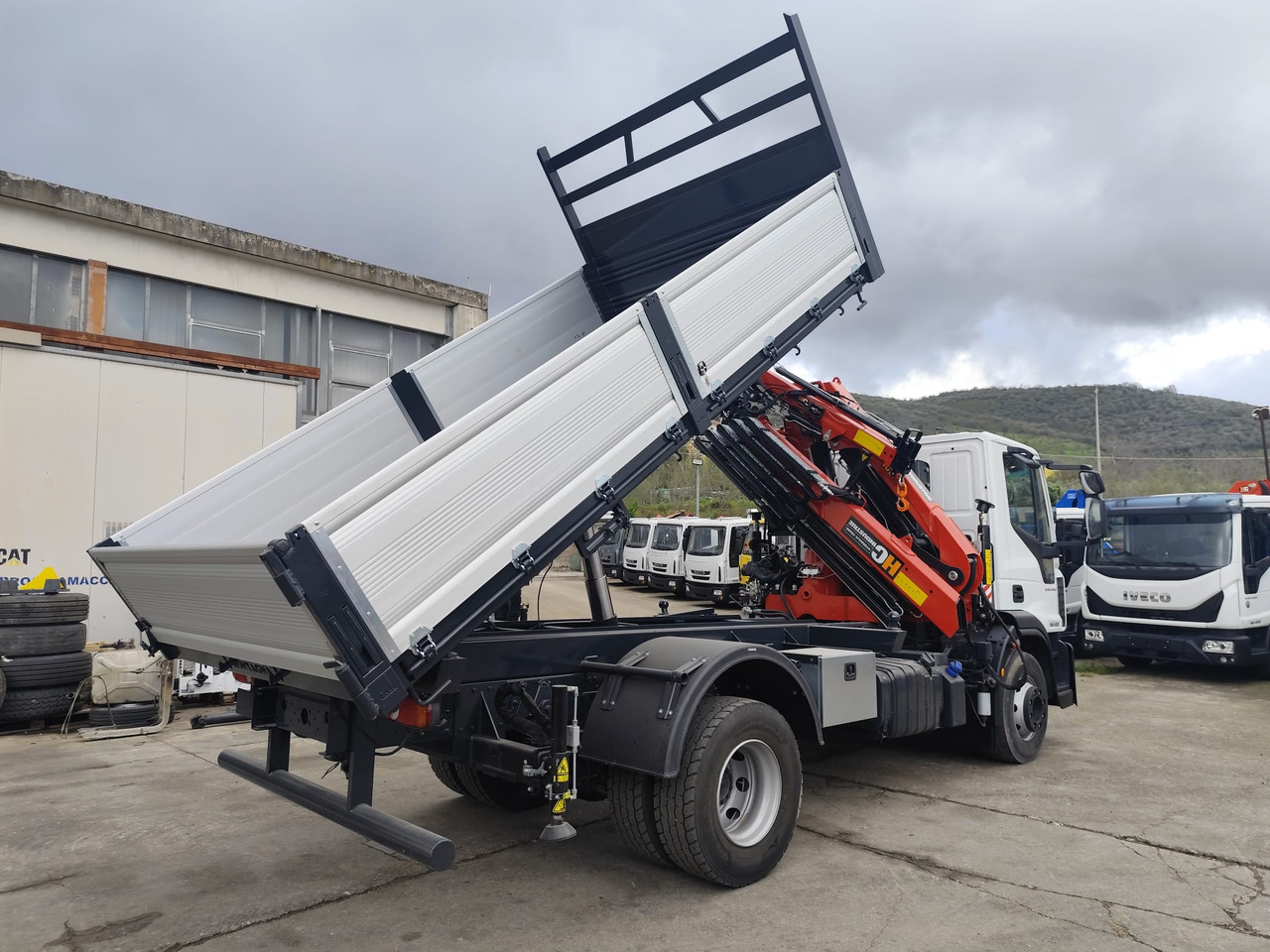IVECO EUROCARGO 160-250 - Crane truck: picture 5 IVECO EUROCARGO 160-250 - Crane truck: picture 5