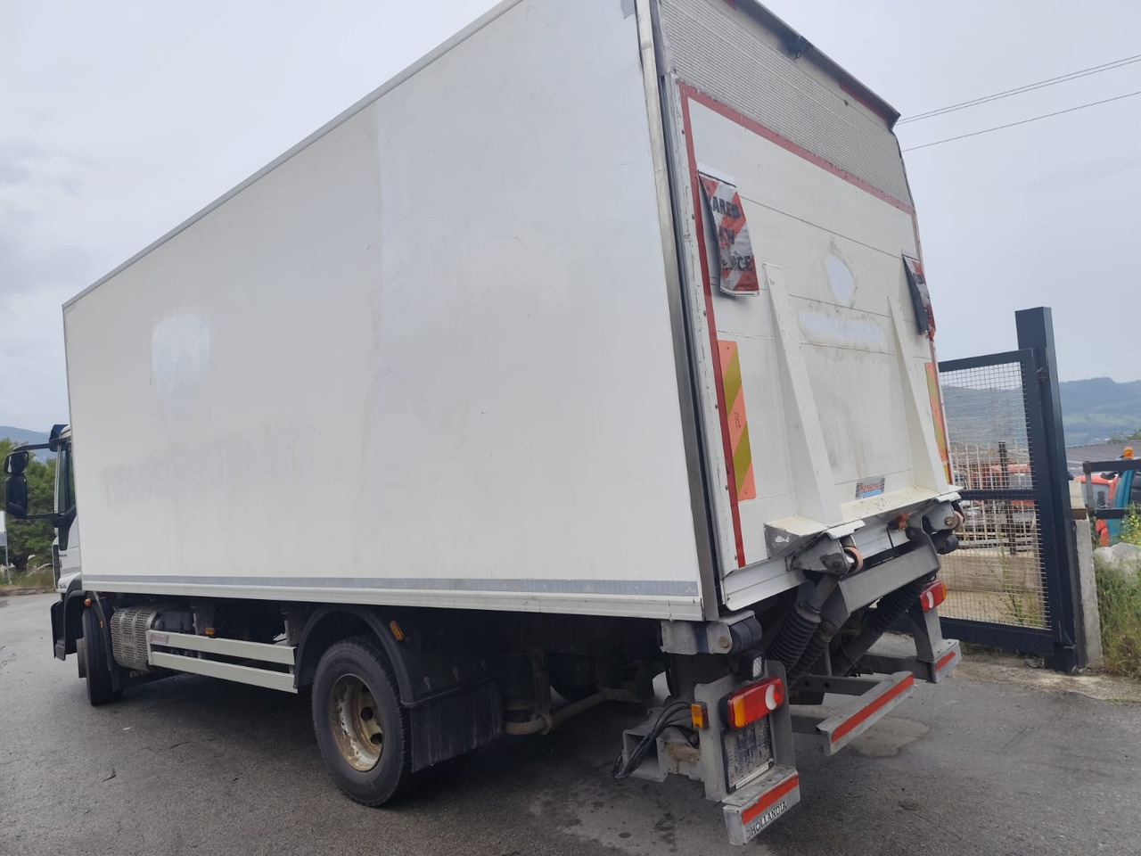 IVECO EUROCARGO 160-280 - Cab chassis truck, Crane truck: picture 4 IVECO EUROCARGO 160-280 - Cab chassis truck, Crane truck: picture 4