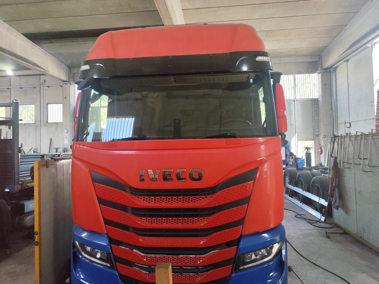 IVECO S-WAY AS260S48 Y - Cab chassis truck: picture 4 IVECO S-WAY AS260S48 Y - Cab chassis truck: picture 4