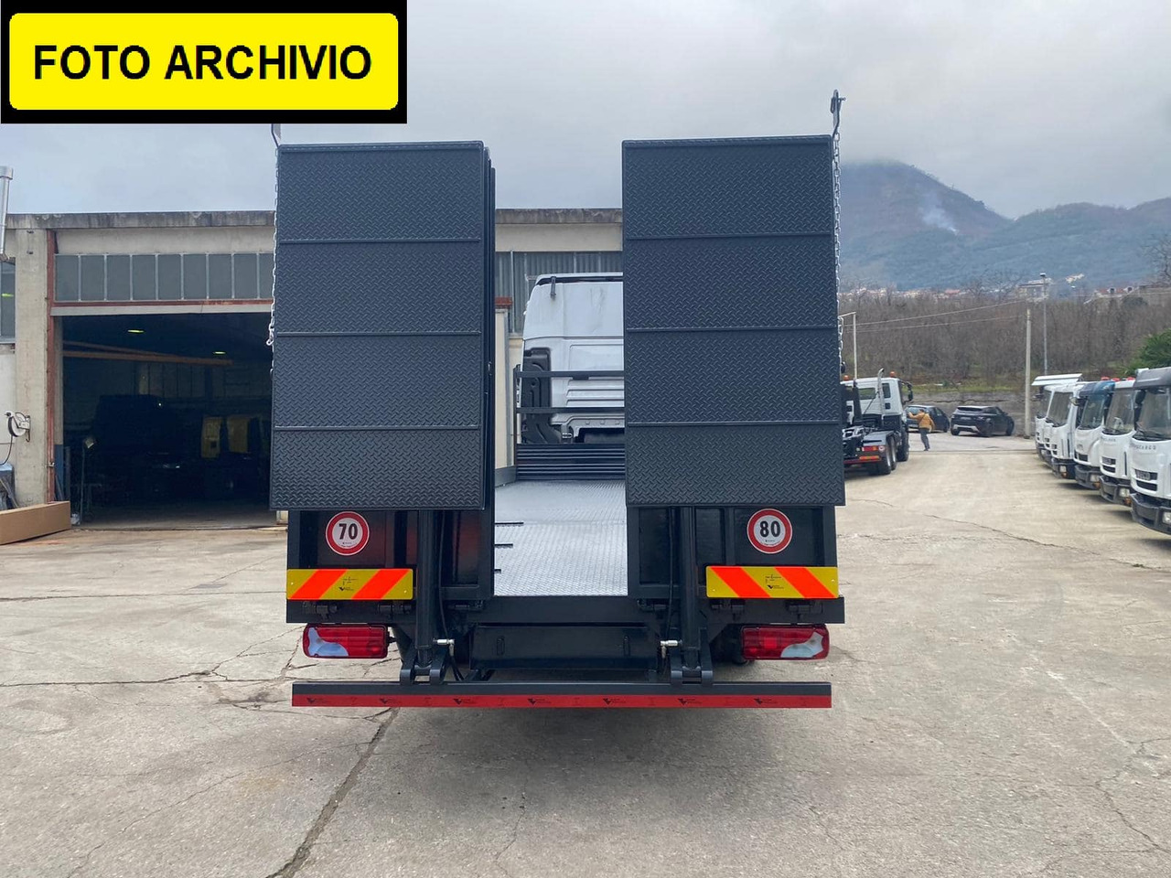 IVECO STRALIS 260S36 - Dropside/ Flatbed truck, Crane truck: picture 3 IVECO STRALIS 260S36 - Dropside/ Flatbed truck, Crane truck: picture 3