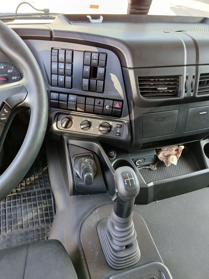 Crane truck IVECO STRALIS AD 260S31 XP: picture 6