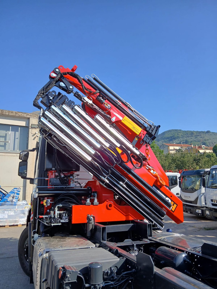 Crane truck IVECO STRALIS AD 260S31 XP: picture 7