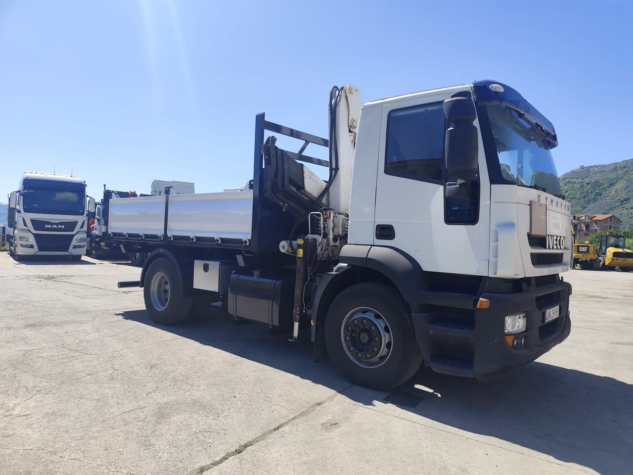 Crane truck IVECO STRALIS CUBE 190S33: picture 37