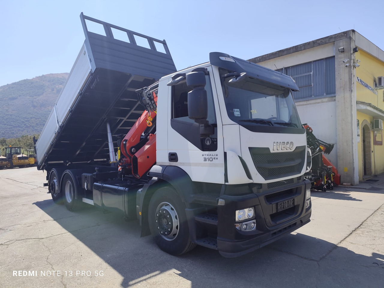 IVECO STRALIS CUBE 260S31 - Crane truck: picture 1 IVECO STRALIS CUBE 260S31 - Crane truck: picture 1