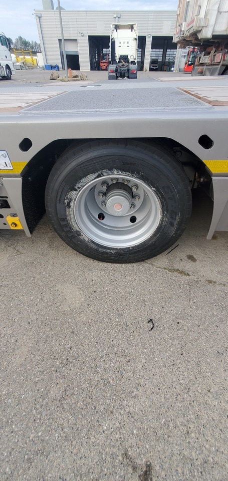 New Low loader semi-trailer for transportation of heavy machinery YALCIN 3 ESSIEUX STD: picture 13 New Low loader semi-trailer for transportation of heavy machinery YALCIN 3 ESSIEUX STD: picture 13