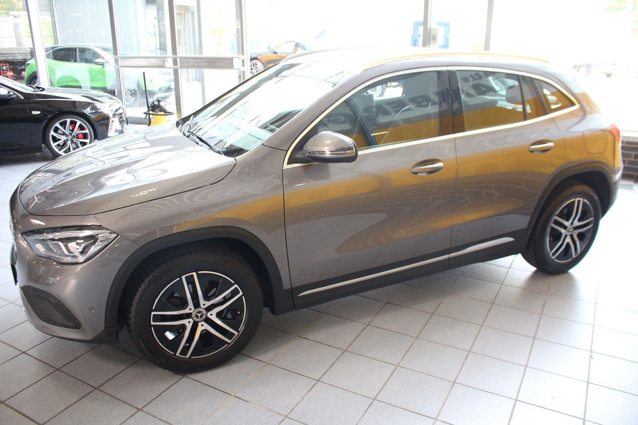 Mercedes-Benz GLA 180 Progressive Navi LED Kamera - SUV: picture 5 Mercedes-Benz GLA 180 Progressive Navi LED Kamera - SUV: picture 5
