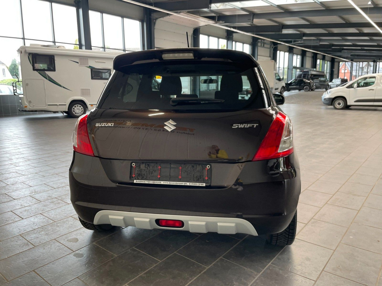 Suzuki Swift 1.2 ,Tempomat , Allwetterreifen,Spoiler - Car: picture 4 Suzuki Swift 1.2 ,Tempomat , Allwetterreifen,Spoiler - Car: picture 4