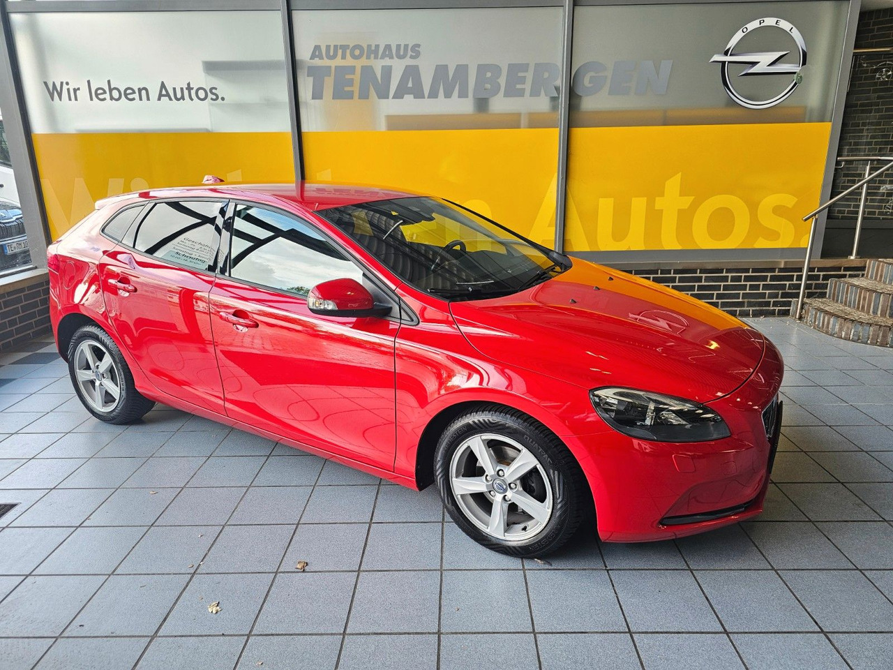 Volvo V40 You! Xenon Sitzheizung Freisprecheinrichtung - Sedan: picture 1 Volvo V40 You! Xenon Sitzheizung Freisprecheinrichtung - Sedan: picture 1