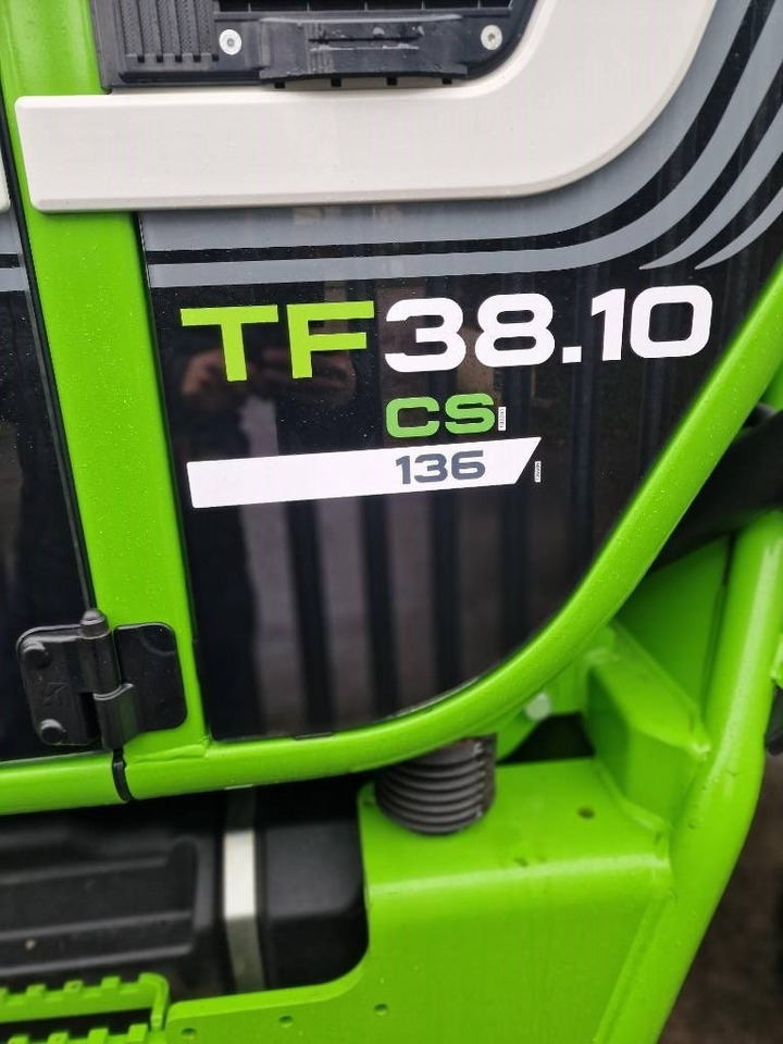 Merlo TF 38.10CS-136 Hitchkrok - Telescopic handler: picture 5 Merlo TF 38.10CS-136 Hitchkrok - Telescopic handler: picture 5