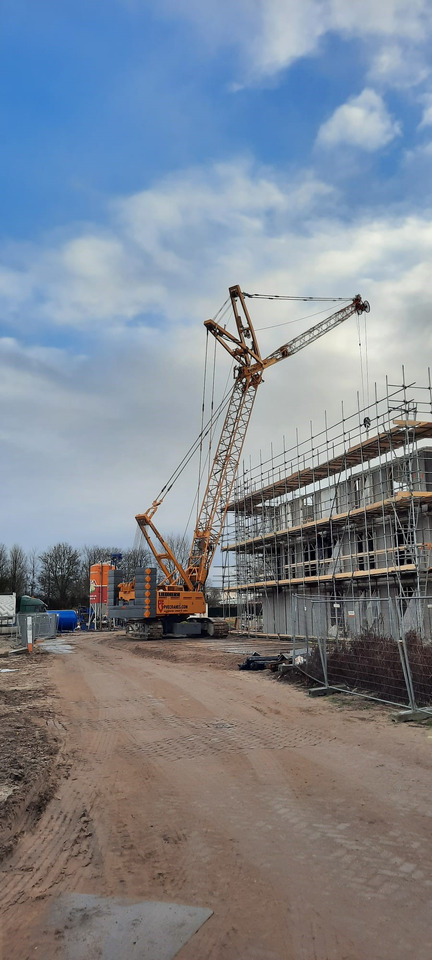 LIEBHERR LR1100 - Crawler crane: picture 1 LIEBHERR LR1100 - Crawler crane: picture 1