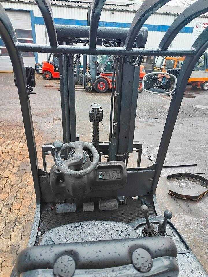 Linde H20T-03 - LPG forklift: picture 4 Linde H20T-03 - LPG forklift: picture 4