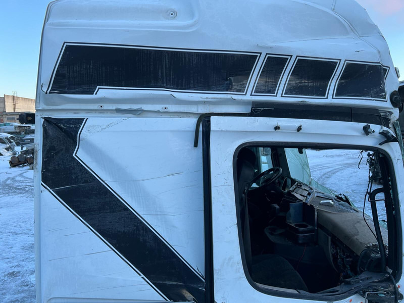 Mercedes-Benz Actros MP4 - Cab and interior: picture 5 Mercedes-Benz Actros MP4 - Cab and interior: picture 5