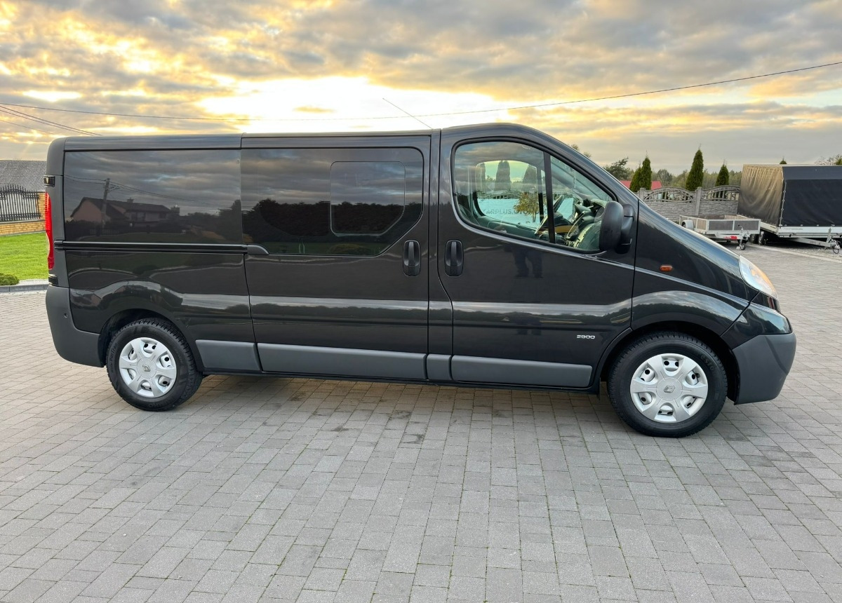 Opel Vivaro Doka Long 2.5 150 ps. L2 H1 - Combi van: picture 3 Opel Vivaro Doka Long 2.5 150 ps. L2 H1 - Combi van: picture 3
