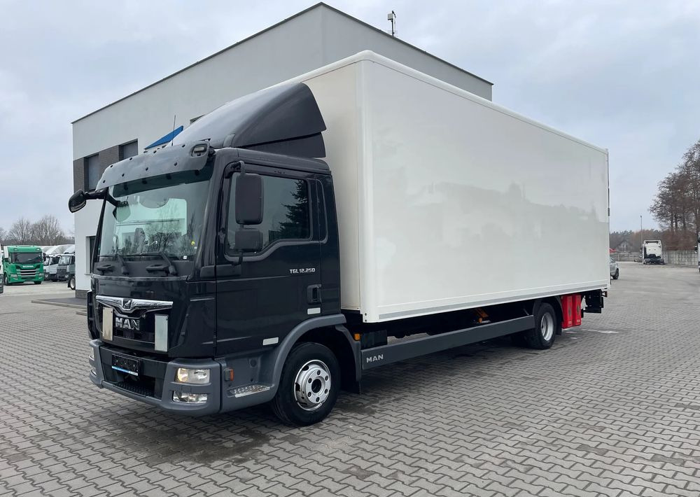 MAN TGL 12.250, KONTENER 7,3m ( 18 europalet ) - Box truck: picture 3 MAN TGL 12.250, KONTENER 7,3m ( 18 europalet ) - Box truck: picture 3