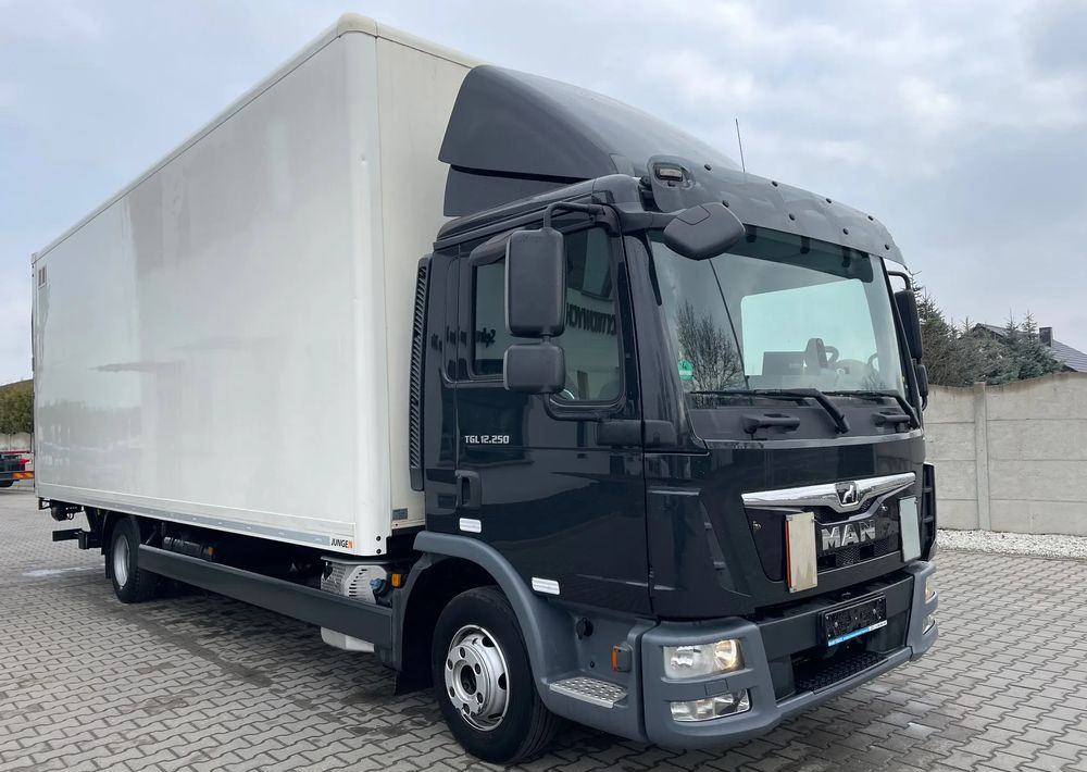 MAN TGL 12.250, KONTENER 7,3m ( 18 europalet ) - Box truck: picture 4 MAN TGL 12.250, KONTENER 7,3m ( 18 europalet ) - Box truck: picture 4
