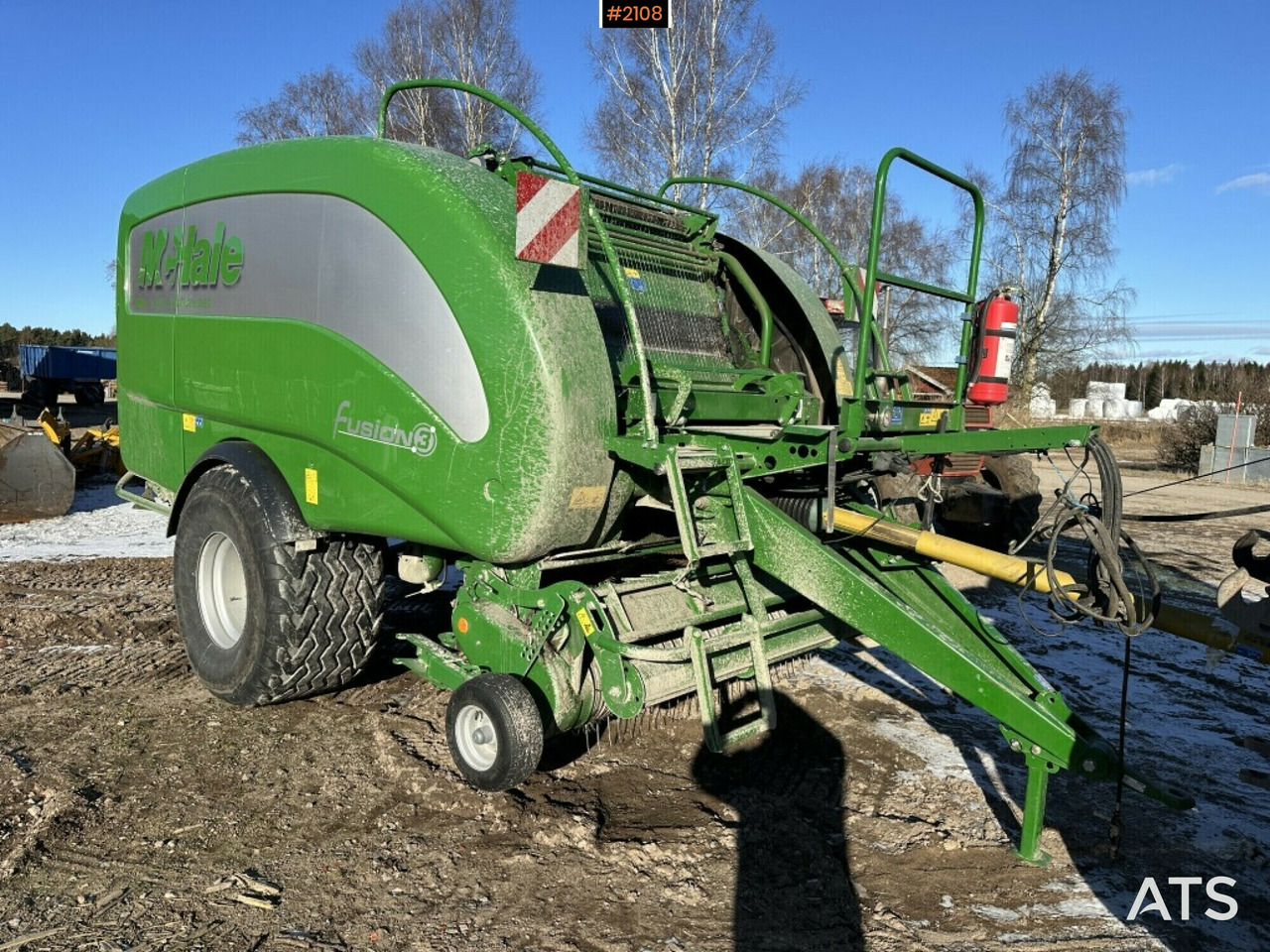 Round baler Mchale fusion 3 only 8490 bales (see video) - Hay and forage equipment: picture 1 Round baler Mchale fusion 3 only 8490 bales (see video) - Hay and forage equipment: picture 1