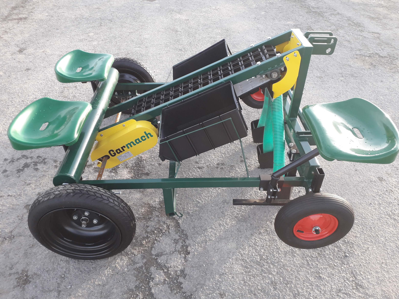 GARMACH Planteuse Ail-Oignon-Echalote MGP - Potato planter: picture 2 GARMACH Planteuse Ail-Oignon-Echalote MGP - Potato planter: picture 2