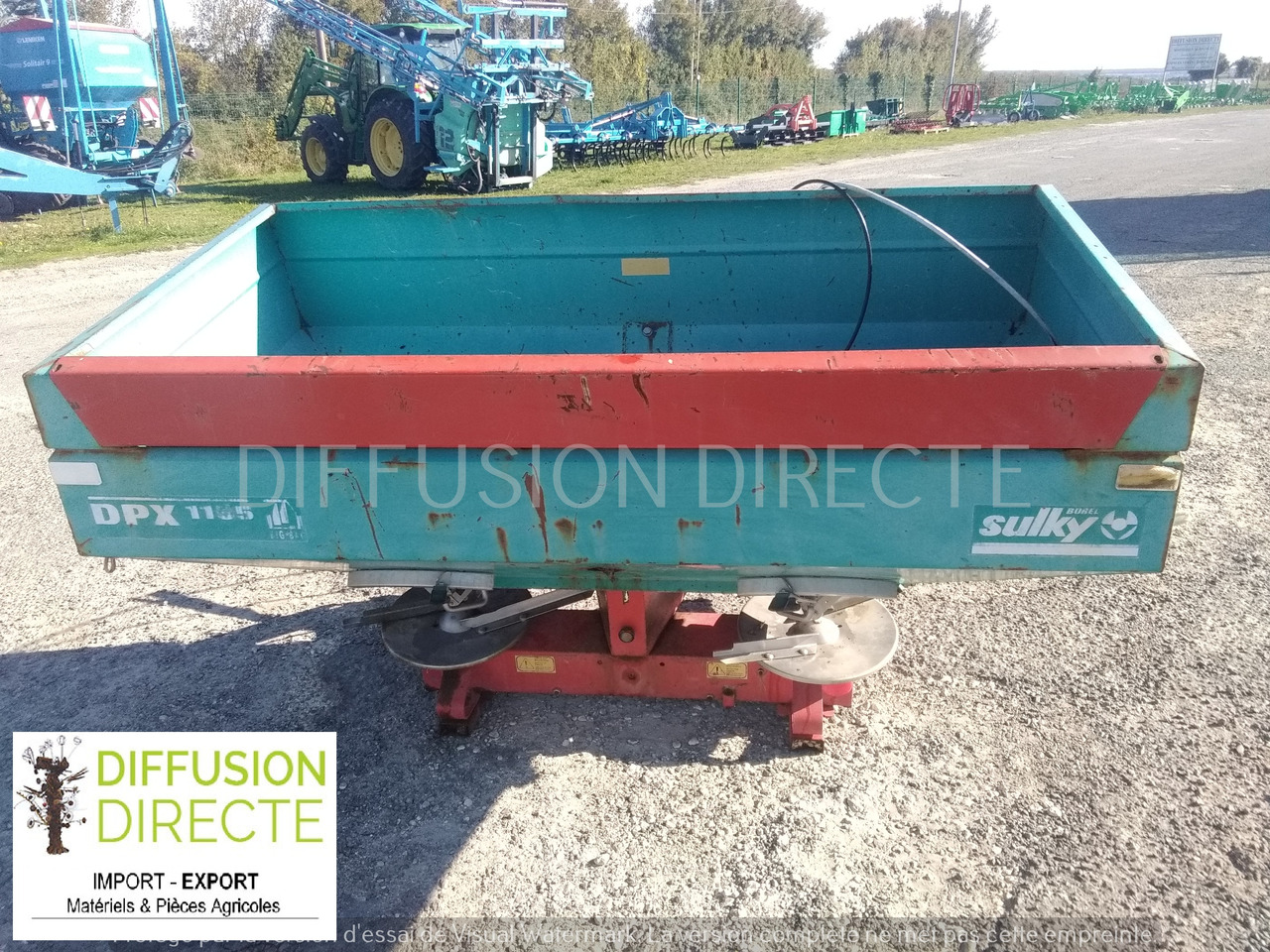SULKY DISTRIBUTEUR D'ENGRAIS DPX 1155 - Fertilizer spreader: picture 1 SULKY DISTRIBUTEUR D'ENGRAIS DPX 1155 - Fertilizer spreader: picture 1