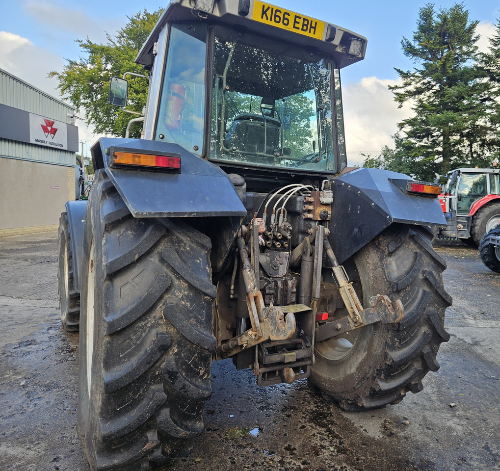 1993 MF 3125 Dynashift - Farm tractor: picture 3 1993 MF 3125 Dynashift - Farm tractor: picture 3