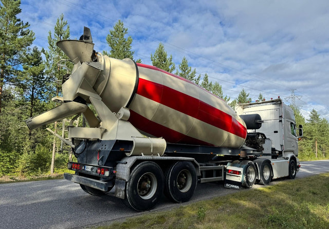 Liebherr12m3 - Concrete mixer semi-trailer: picture 4 Liebherr12m3 - Concrete mixer semi-trailer: picture 4