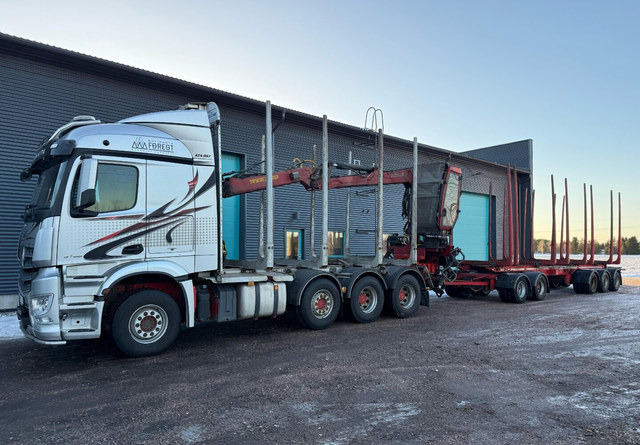 Mercedes-BenzArocs 8x4 - Log truck, Crane truck: picture 2 Mercedes-BenzArocs 8x4 - Log truck, Crane truck: picture 2