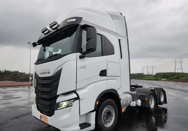Iveco S-Way 570 6x2 - Tractor unit: picture 1 Iveco S-Way 570 6x2 - Tractor unit: picture 1
