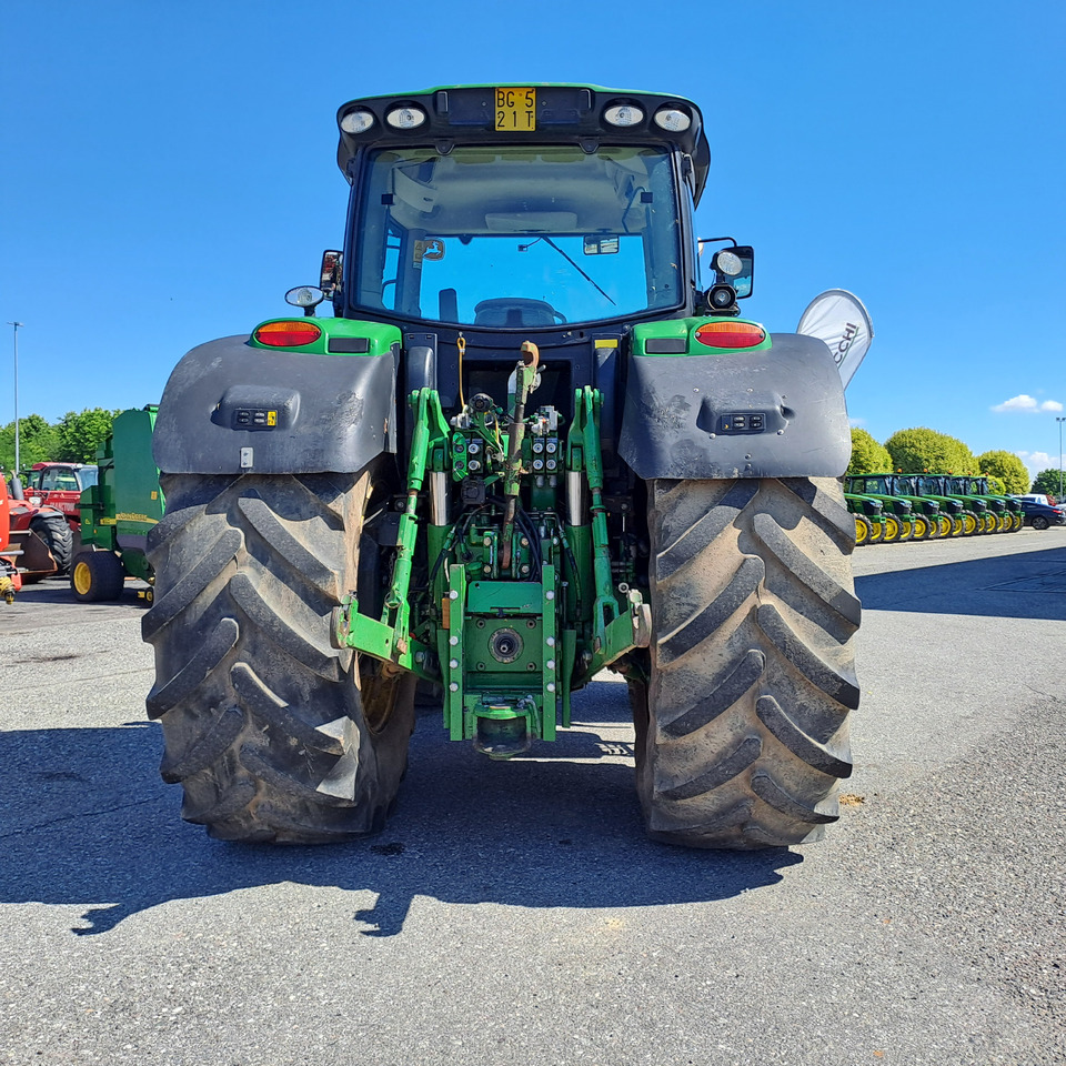 JOHN DEERE  6210R - Farm tractor: picture 4 JOHN DEERE  6210R - Farm tractor: picture 4