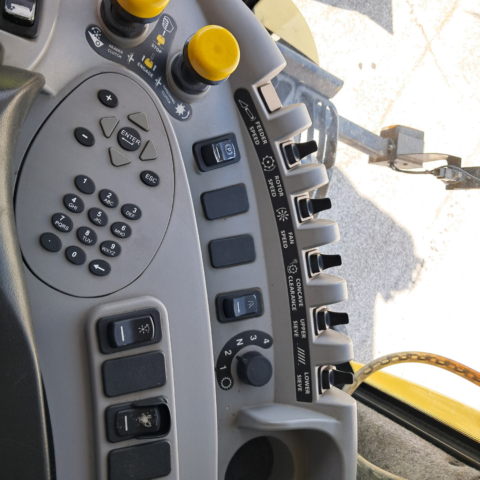 Combine harvester NEW HOLLAND CX880: picture 9 Combine harvester NEW HOLLAND CX880: picture 9