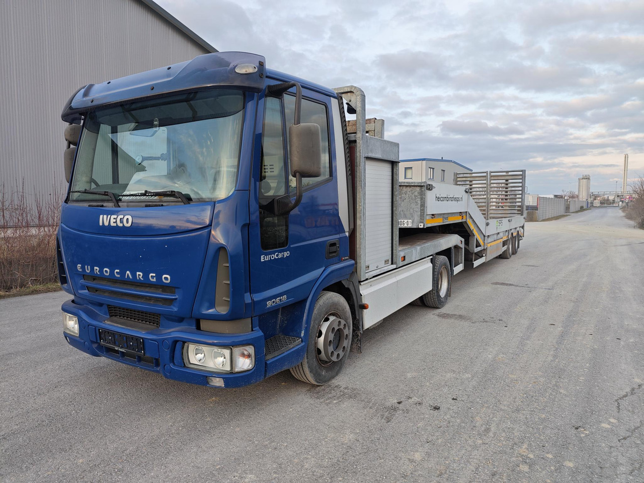 VELDHUIZEN P38-2 - Low loader semi-trailer: picture 1 VELDHUIZEN P38-2 - Low loader semi-trailer: picture 1