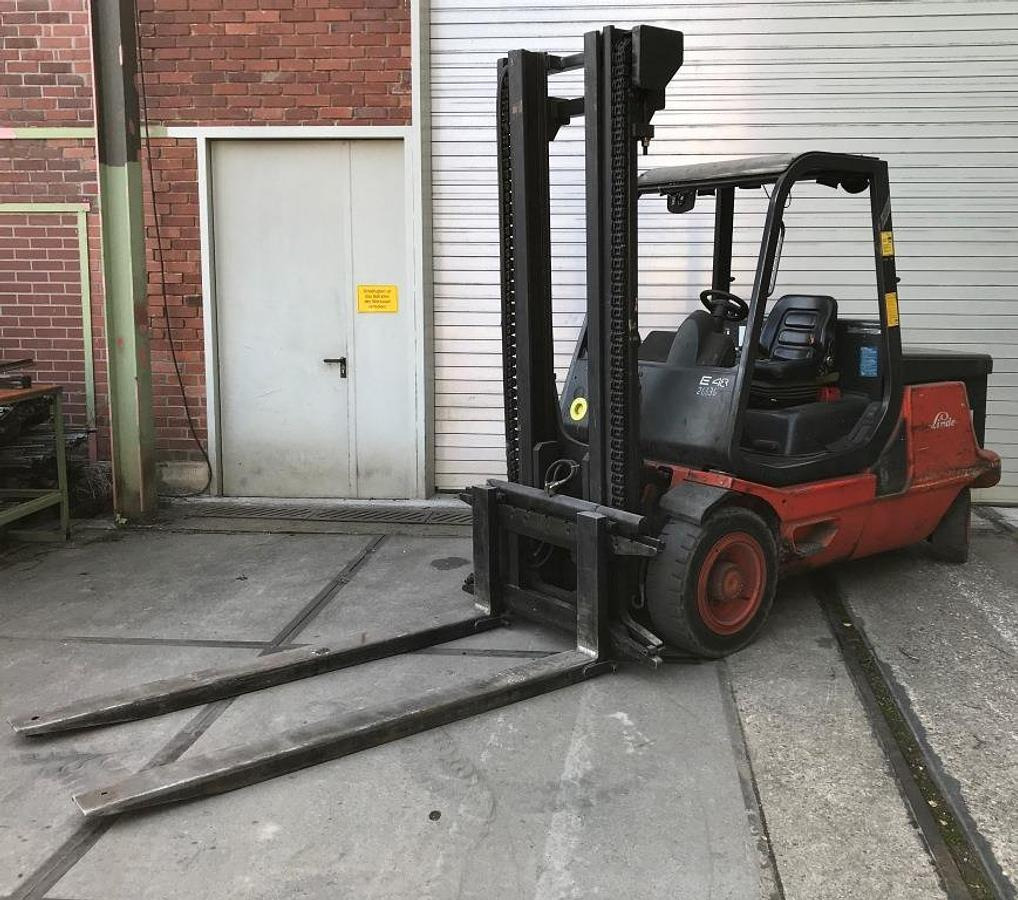 Elektro-Gabelstapler LINDE - Electric forklift: picture 1 Elektro-Gabelstapler LINDE - Electric forklift: picture 1