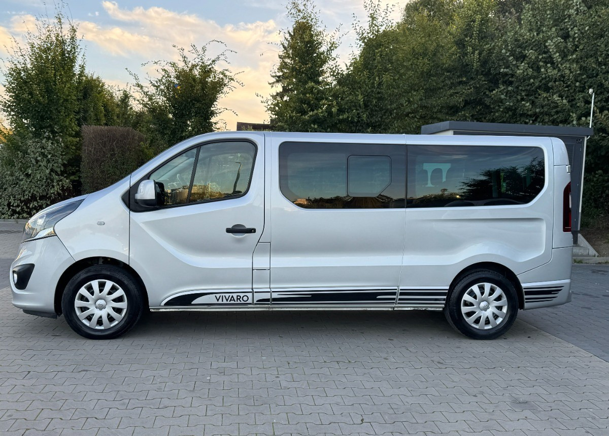 Station wagon Opel Vivaro 1.6 DCI 145KM 9 osobowy Nawiewy góra dół DOINWESTOWANY Super stan: picture 14