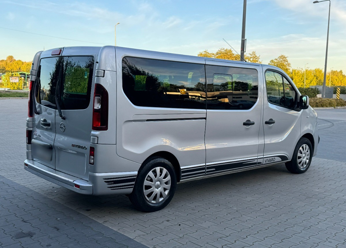 Opel Vivaro 1.6 DCI 145KM 9 osobowy Nawiewy góra dół DOINWESTOWANY Super stan - Station wagon: picture 4 Opel Vivaro 1.6 DCI 145KM 9 osobowy Nawiewy góra dół DOINWESTOWANY Super stan - Station wagon: picture 4