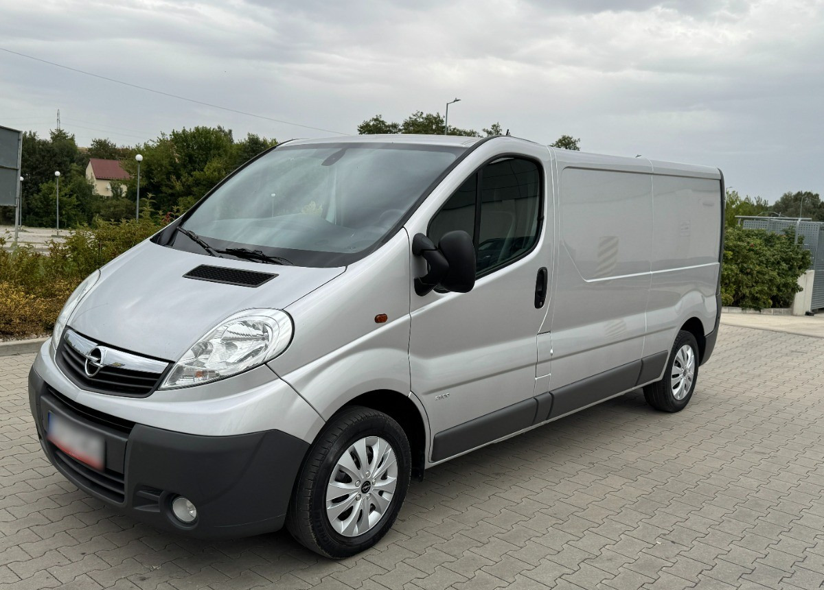 Opel Vivaro 2.0 DCI 115KM 2013 Rok SERWISOWANY Bezwypadkowy Super Stan - Panel van: picture 1 Opel Vivaro 2.0 DCI 115KM 2013 Rok SERWISOWANY Bezwypadkowy Super Stan - Panel van: picture 1