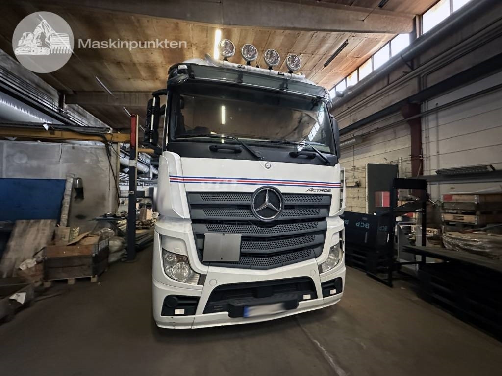 Mercedes-Benz Actros 2545 - Box truck: picture 2 Mercedes-Benz Actros 2545 - Box truck: picture 2