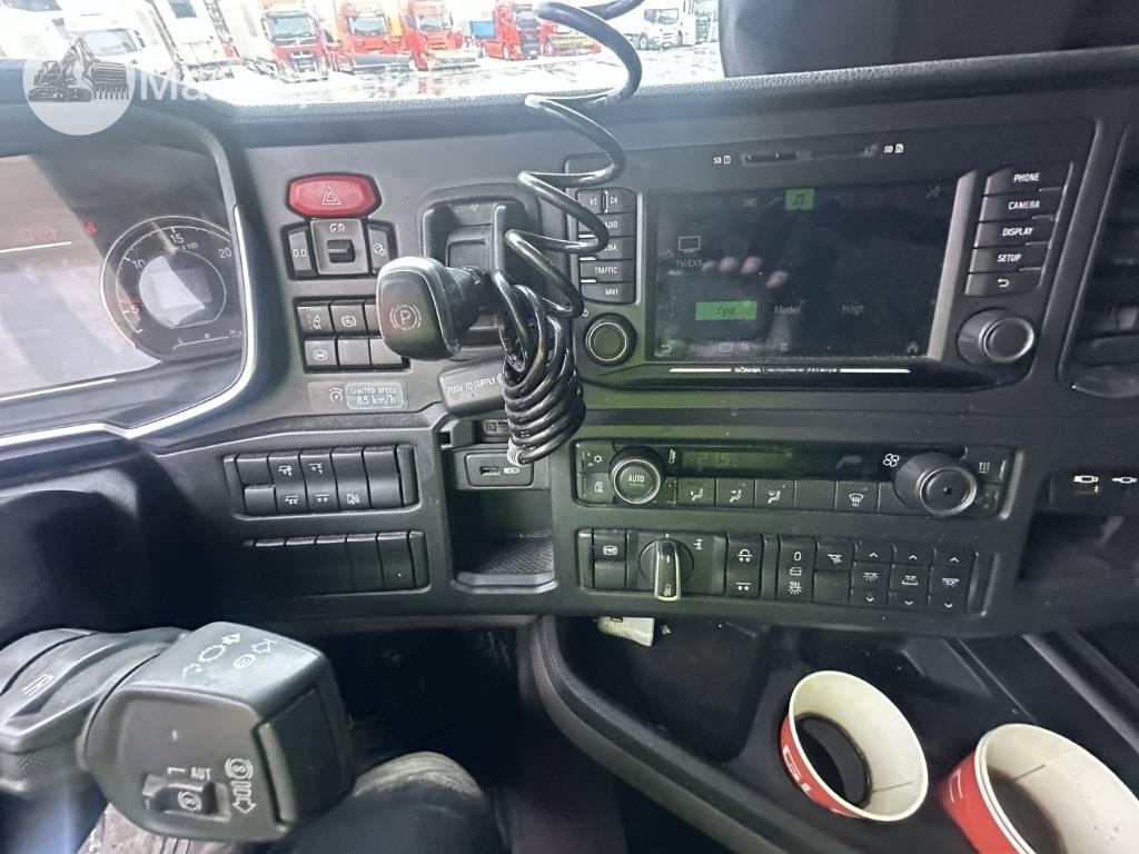 Refrigerator truck Scania R 450: picture 17