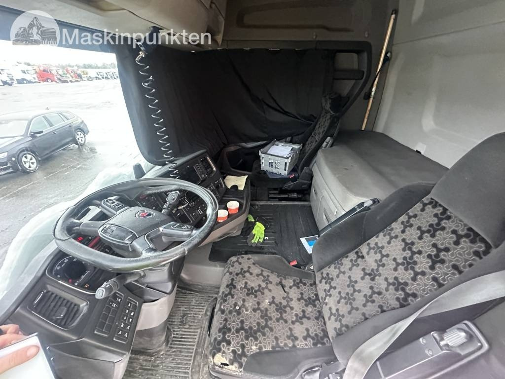 Refrigerator truck Scania R 450: picture 10