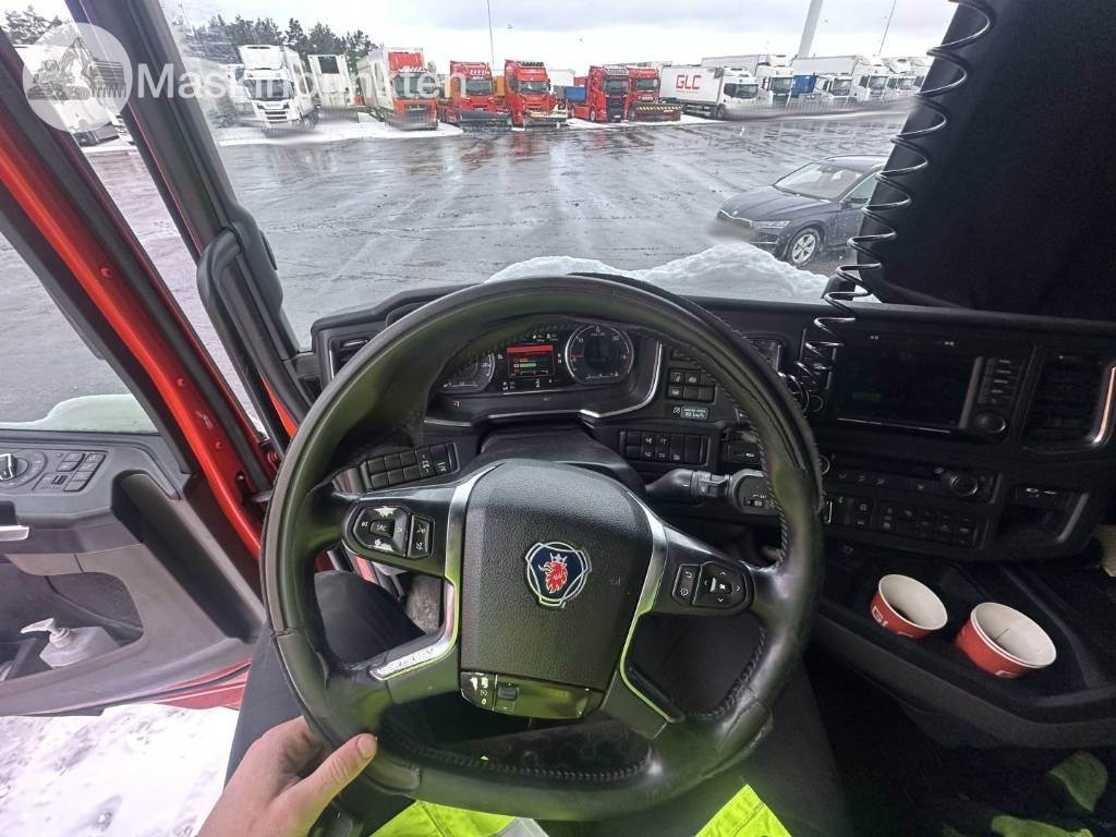 Refrigerator truck Scania R 450: picture 16