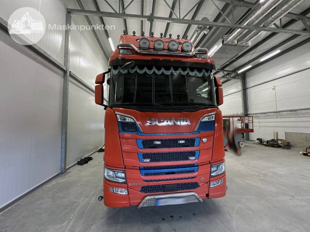 Scania R 520 - Refrigerator truck: picture 3 Scania R 520 - Refrigerator truck: picture 3