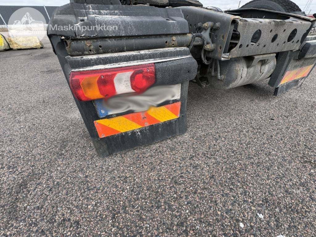 Tractor unit Mercedes-Benz Actros 2551: picture 17