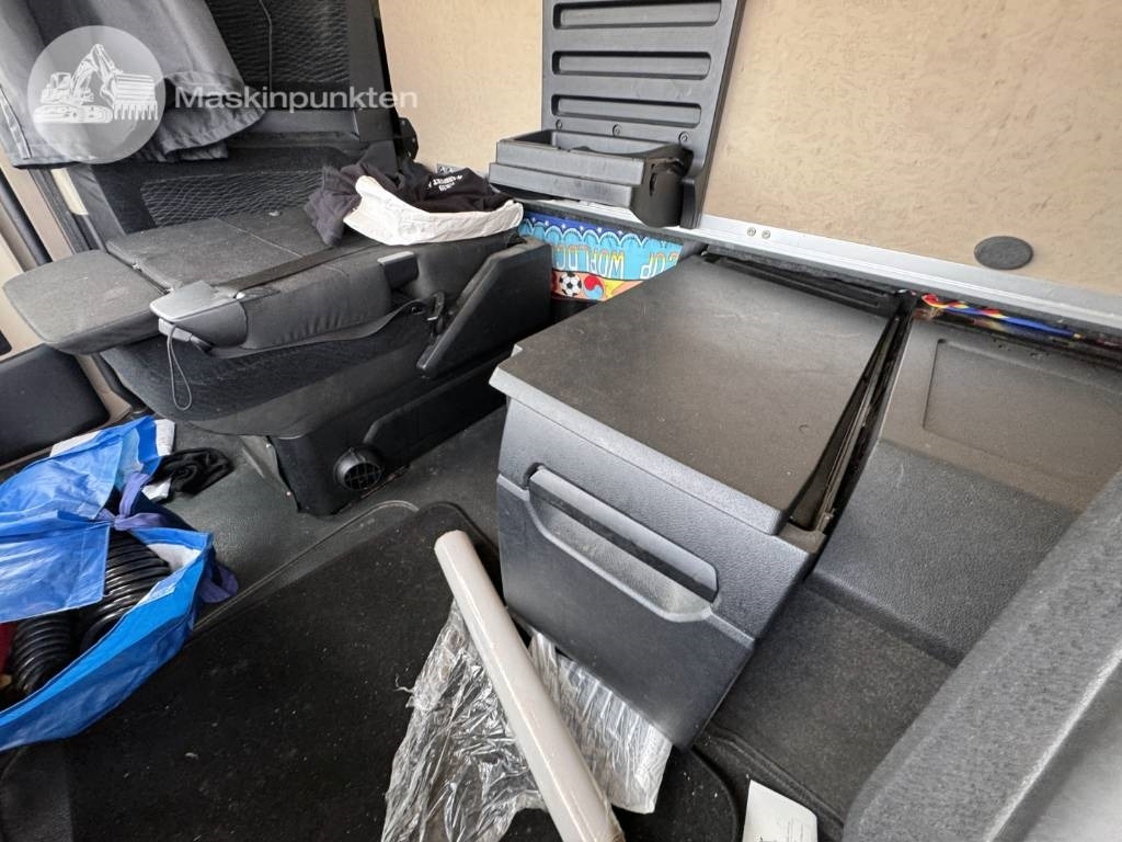 Tractor unit Mercedes-Benz Actros 2551: picture 49